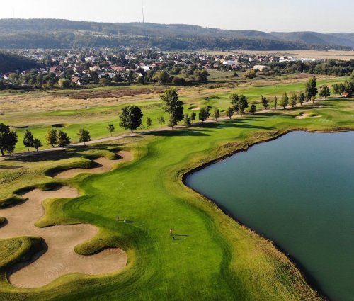 Voucher na Green Fee 18 jamek (Po - Ne) zasílaný poštou